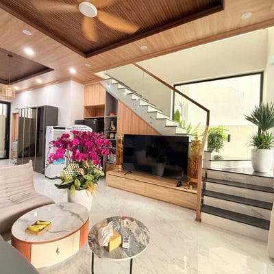 Miete einer geräumigen Villa mit Pool und Dachterrassen-Lounge, Da Nang, Vietnam